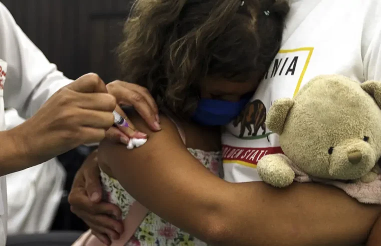 Cobertura vacinal completa contra covid em crianças não chega a 12%