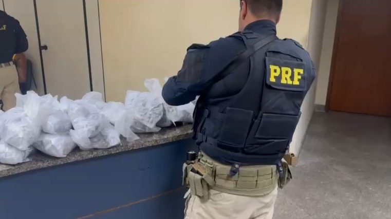 PRF apreende mais de 20 quilos de maconha na Dutra