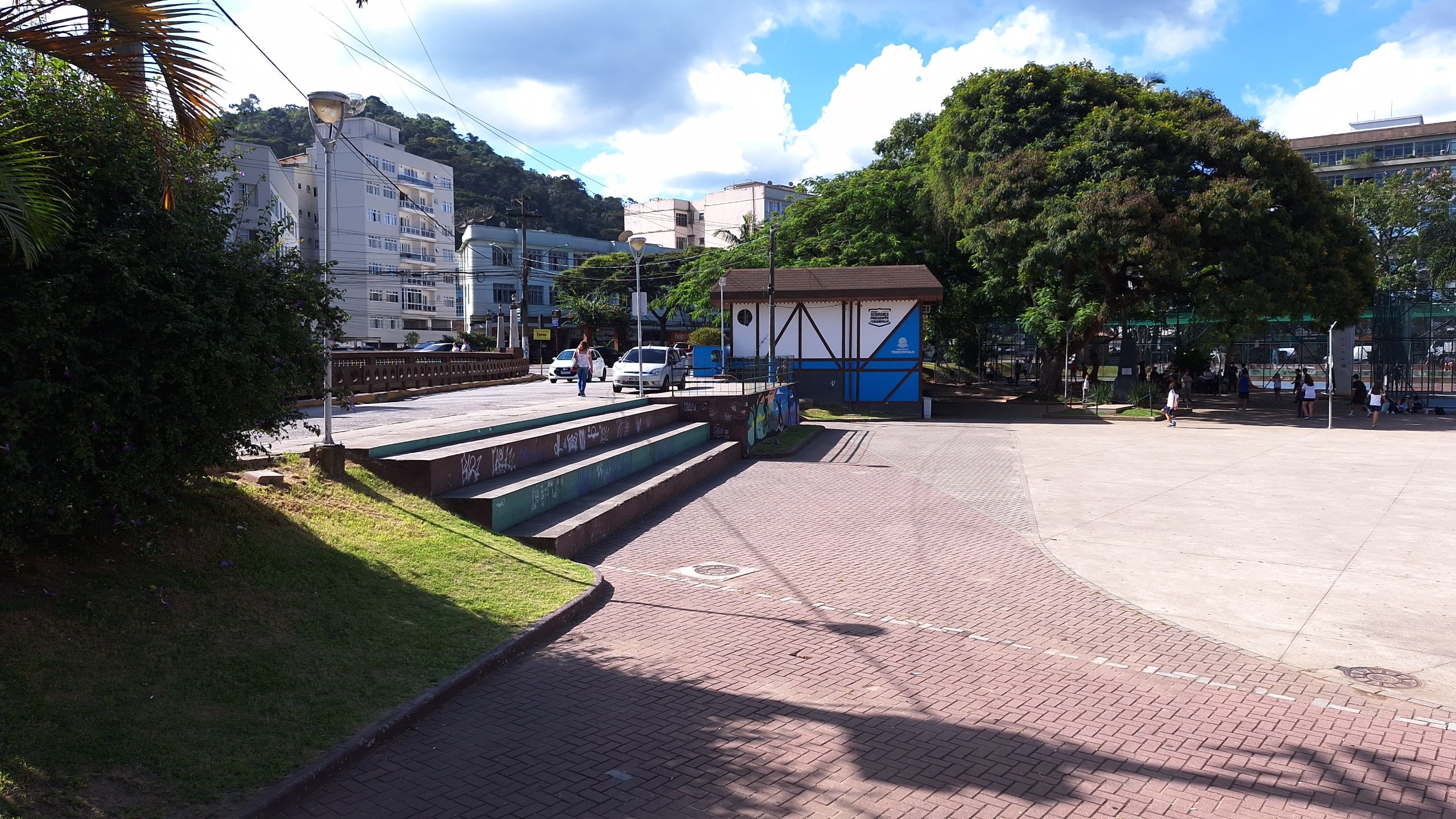 Dívida milionária deixada por gestões anteriores preocupa prefeito de Teresópolis