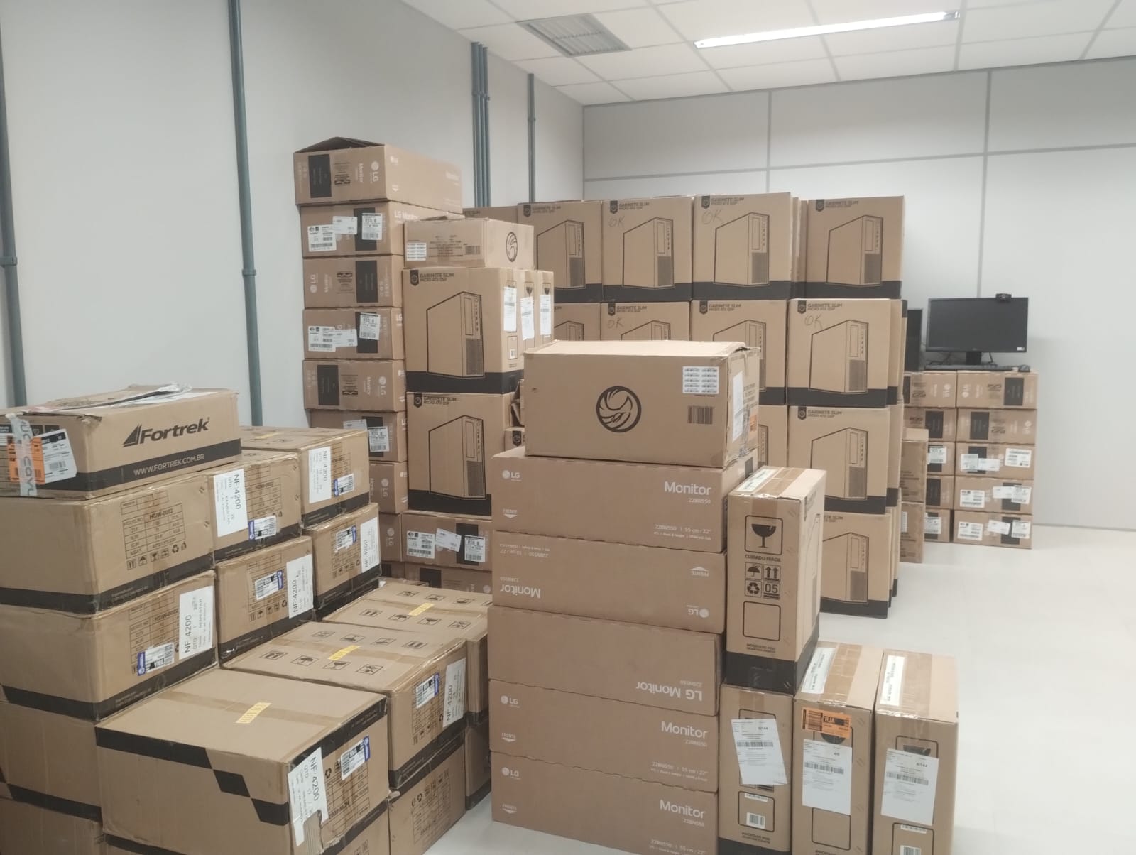 Prefeitura compra equipamentos de informática para atendimento em unidades de saúde