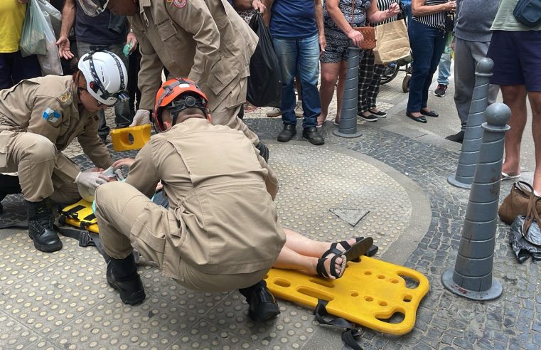 Idosa é atropelada no Centro de Petrópolis