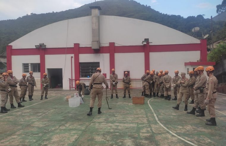 Coordenadoria de Vigilância capacita Bombeiros para manejo de animais peçonhentos