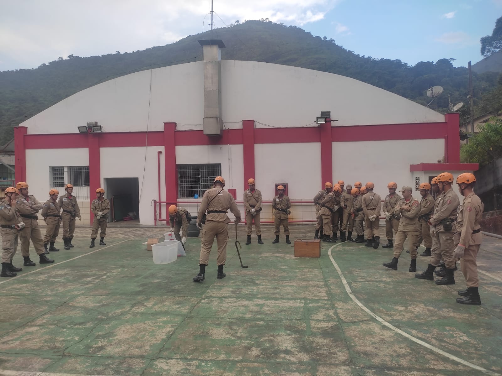 Coordenadoria de Vigilância capacita Bombeiros para manejo de animais peçonhentos