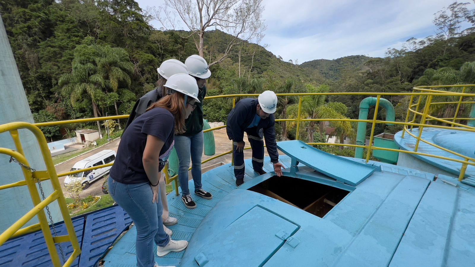 Águas do Imperador promove visita à ETA Mosela para alunos do curso de Arquitetura e Urbanismo da Uerj