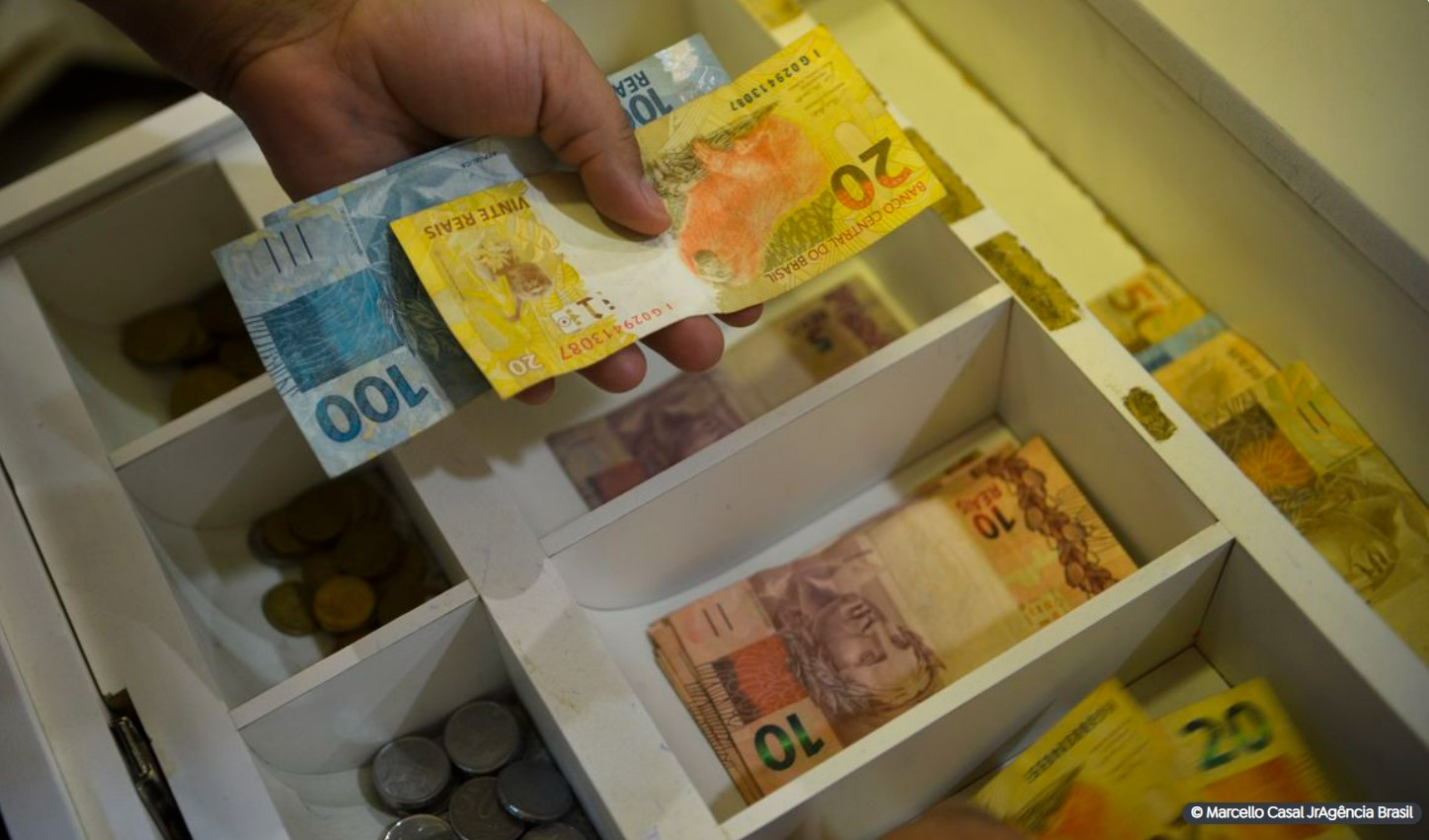 Caixa libera abono do PIS/Pasep para nascidos em março e abril