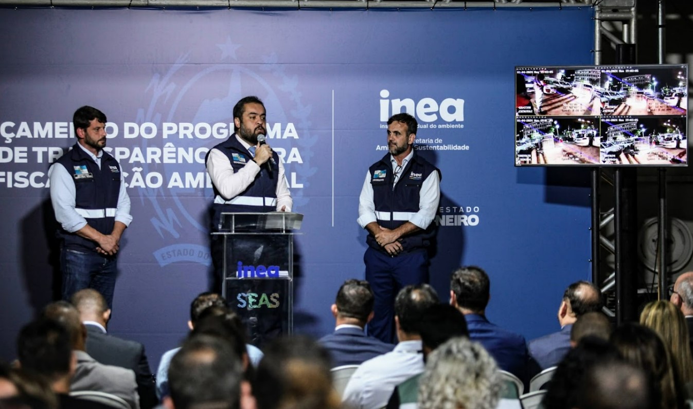 Governo do Estado entrega 96 câmeras corporais portáteis e de GPS para o Inea