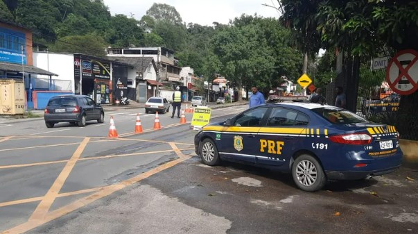 Trecho da Avenida Presidente Roosevelt vai ficar em Pare e Siga, em Teresópolis