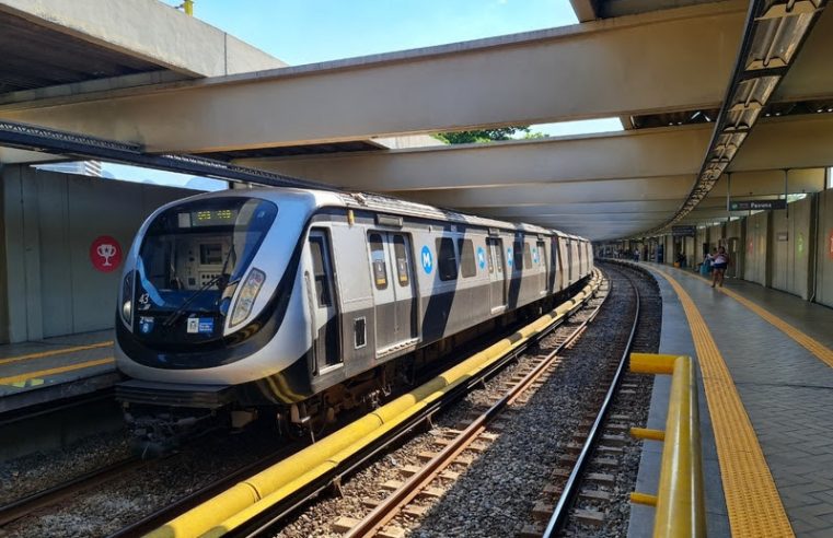 Esquema de funcionamento do MetrôRio para o jogo entre Fluminense e Internacional no Maracanã
