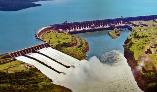Energia de Itaipu é a mais cara das grandes hidrelétricas, diz estudo