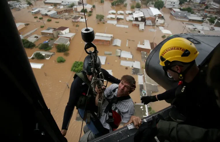 Chuvas no RS: mais de 10 mil pessoas foram resgatadas