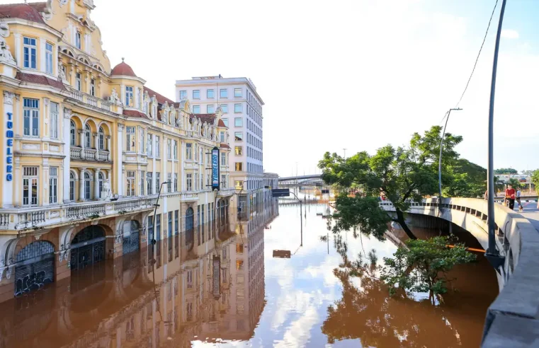 Mesmo com dia de sol, nível do Guaíba continua alto em Porto Alegre