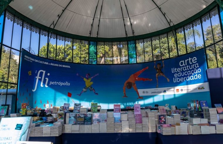 Público lota Palácio de Cristal na abertura do 1º Festival Literário Internacional