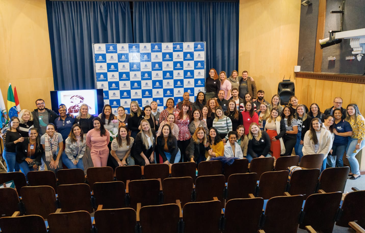 Dia da Enfermagem: Teresópolis promove palestra para profissionais da rede