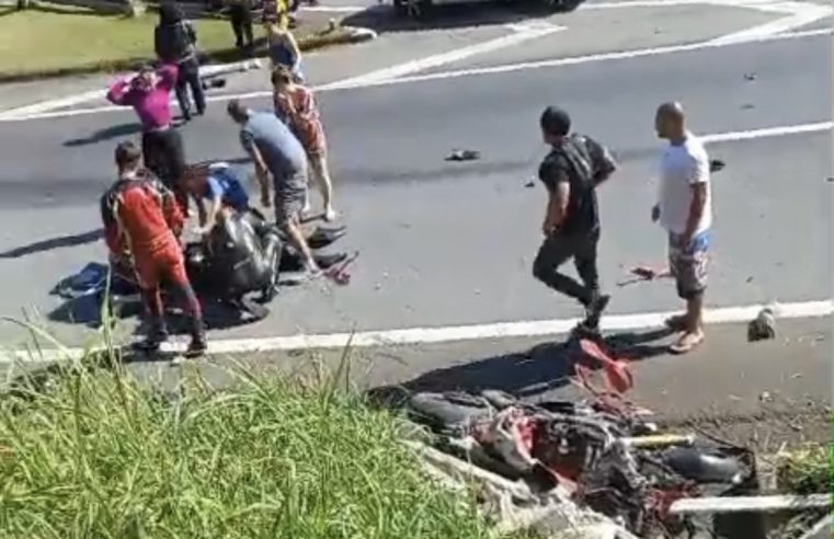 Acidente envolvendo motocicletas deixa duas pessoas gravemente feridas na BR-040