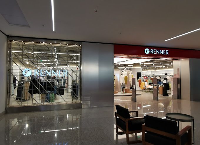 Renner terá que se retratar publicamente com vítima de racismo