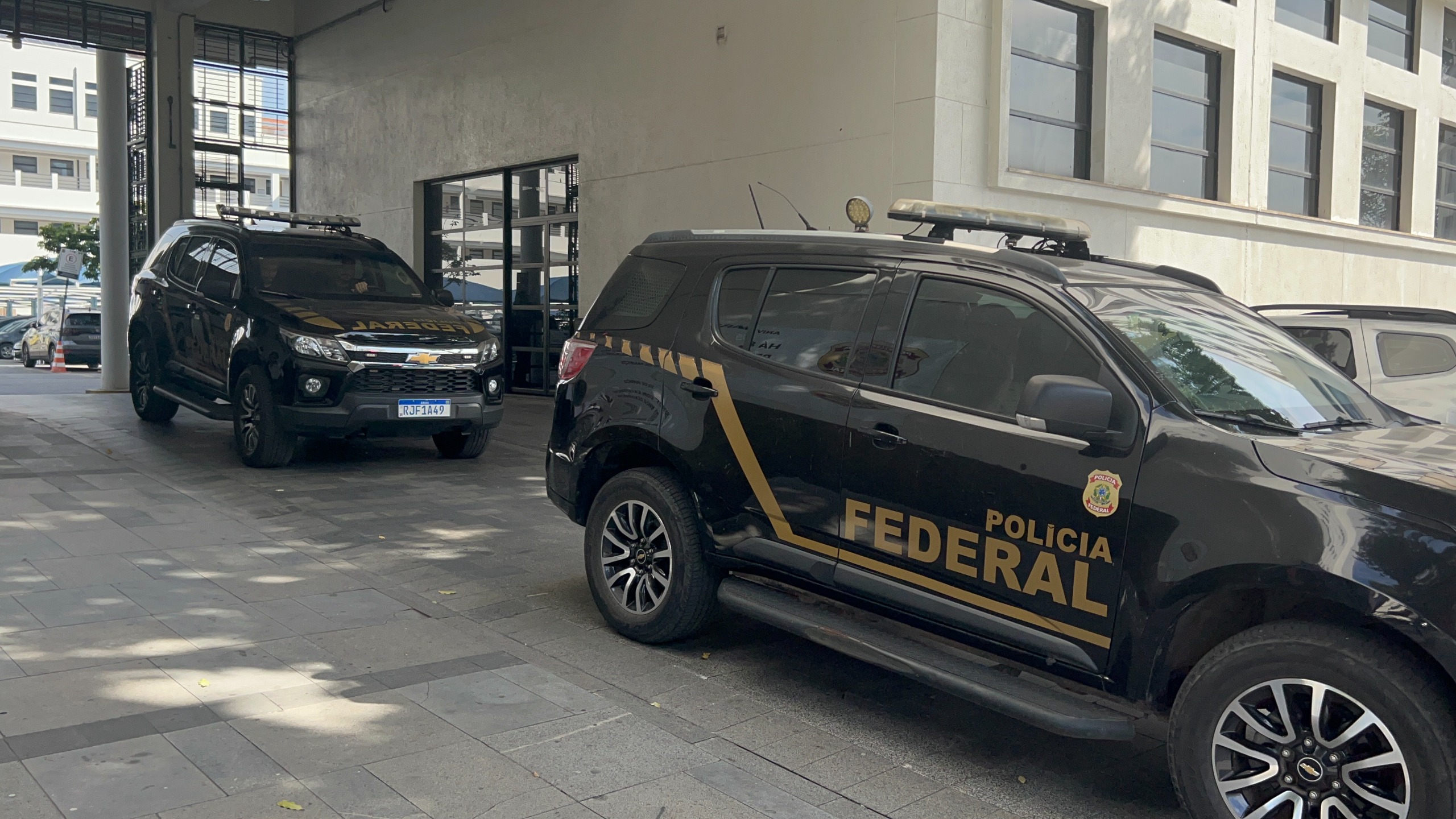 PF realiza extradição de traficante português preso em Angra dos Reis