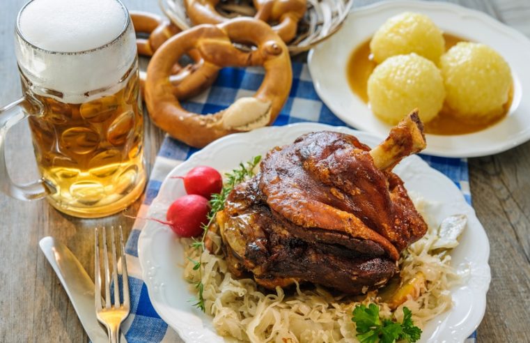 Teve início nesta quinta (16) o Festival Gastronômico Alemão em Petrópolis