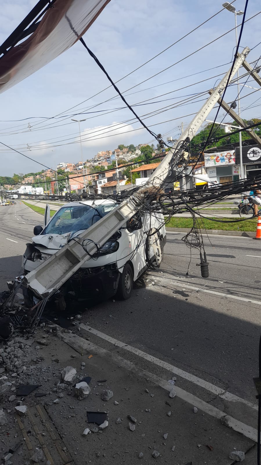 Enem Rio registra 391 colisões com postes da rede elétrica em 2023