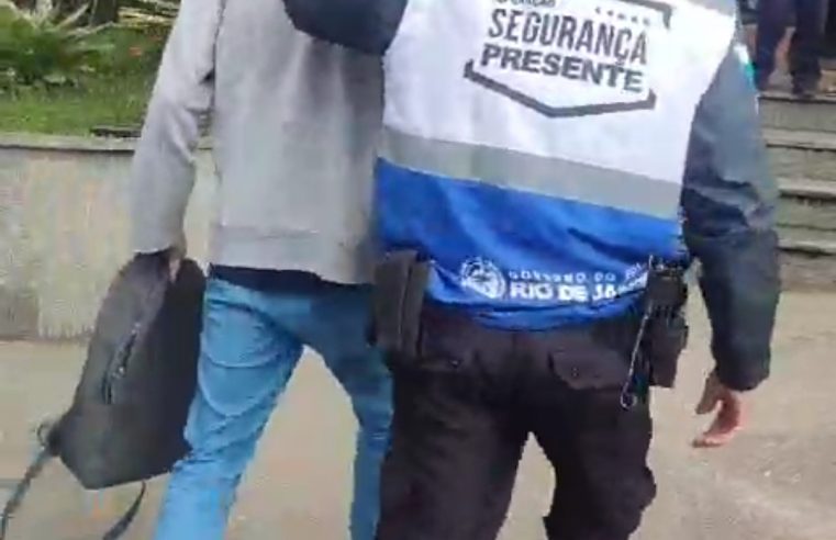 Segurança Presente de Petrópolis prende motoqueiro por manobras perigosas no Centro