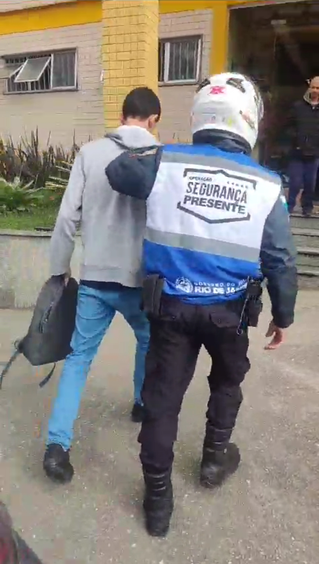 Segurança Presente de Petrópolis prende motoqueiro por manobras perigosas no Centro