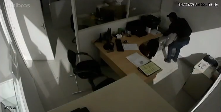 Três estabelecimentos comerciais são invadidos mesmo dia em Itaipava