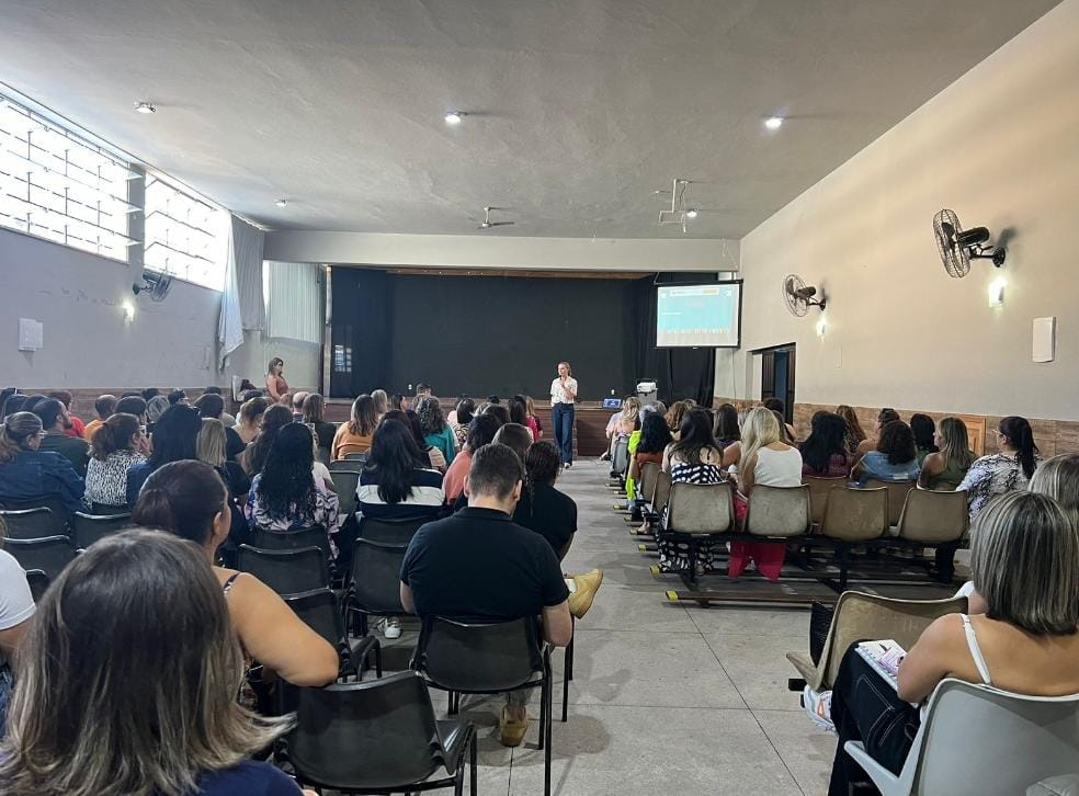 SME promove reunião para alinhar gestão das Escolas Municipais em Nova Friburgo