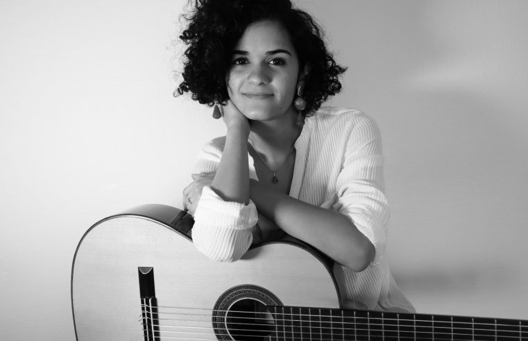 Integrante de grupo musical na Finlândia, Anna Leone é atração deste sábado da Casa de Petrópolis