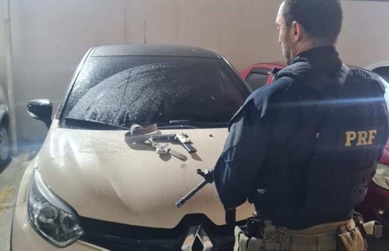 PRF recupera carro roubado e prende motorista na Dutra