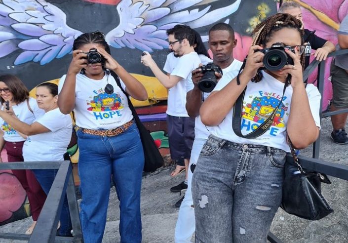 ONG Favela Mundo leva jovens do Caju para visitar o Pão de Açúcar