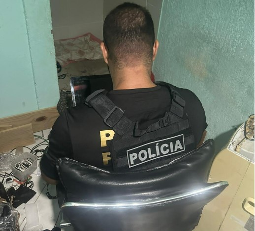 PF prende homem por armazenar arquivos com cenas de abuso sexual infantil, em Macaé/RJ