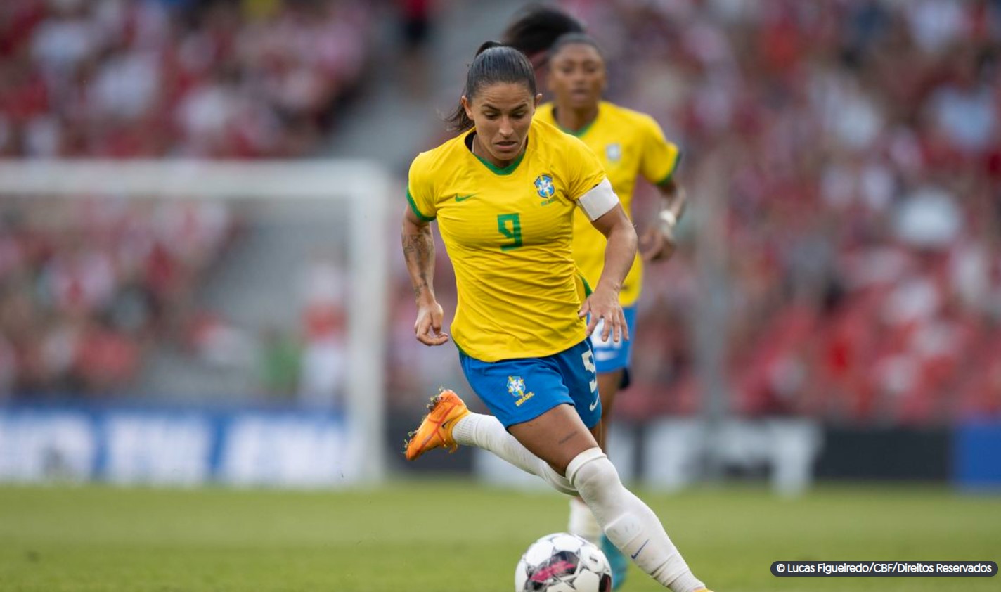 Debinha, Bruninha e Laís Estevam são convocadas para a seleção