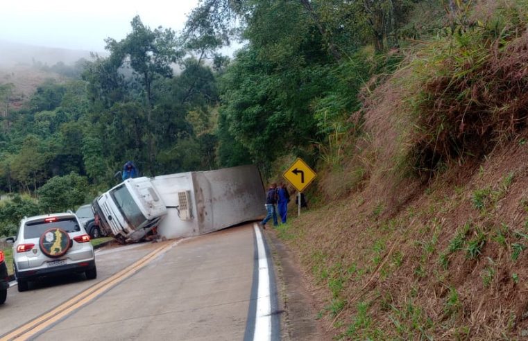 Acidente interdita BR-495 na manhã desta segunda-feira