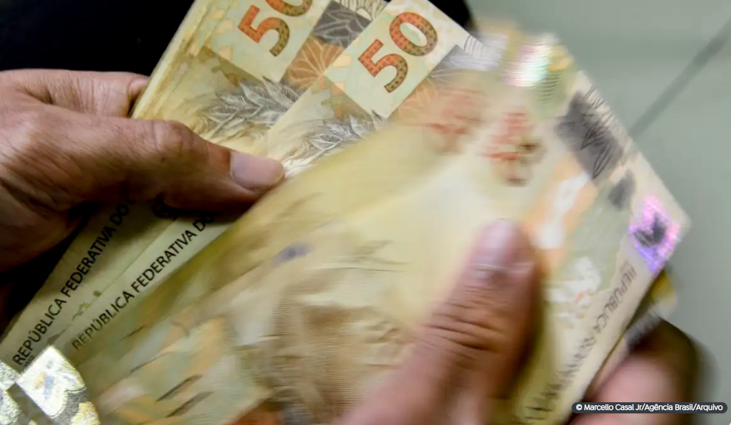INSS paga segunda parcela do 13º a quem recebe acima do mínimo