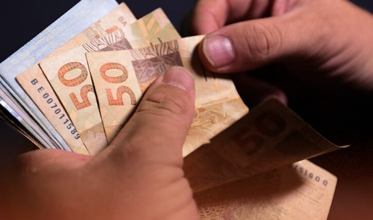 Governo do Estado deposita primeira parcela do 13º salário para o funcionalismo nesta sexta-feira