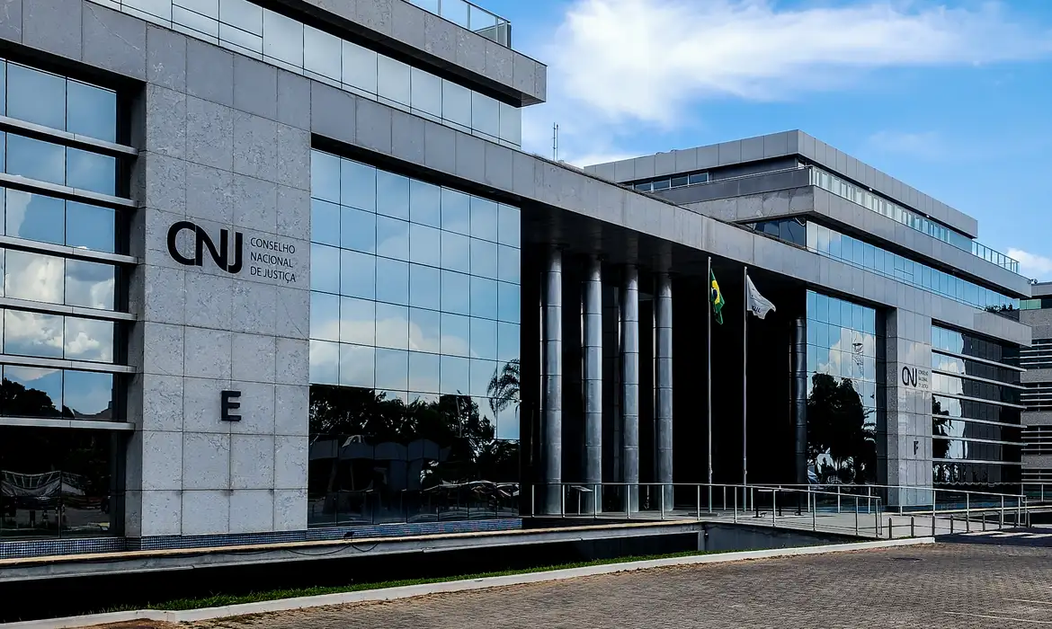 CNJ investigará desembargador que negou prioridade a advogada gestante