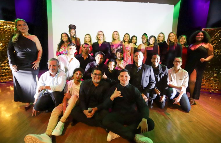 Alunos da rede estadual de Sapucaia lançam minissérie de suspense e lotam cinema em noite de gala