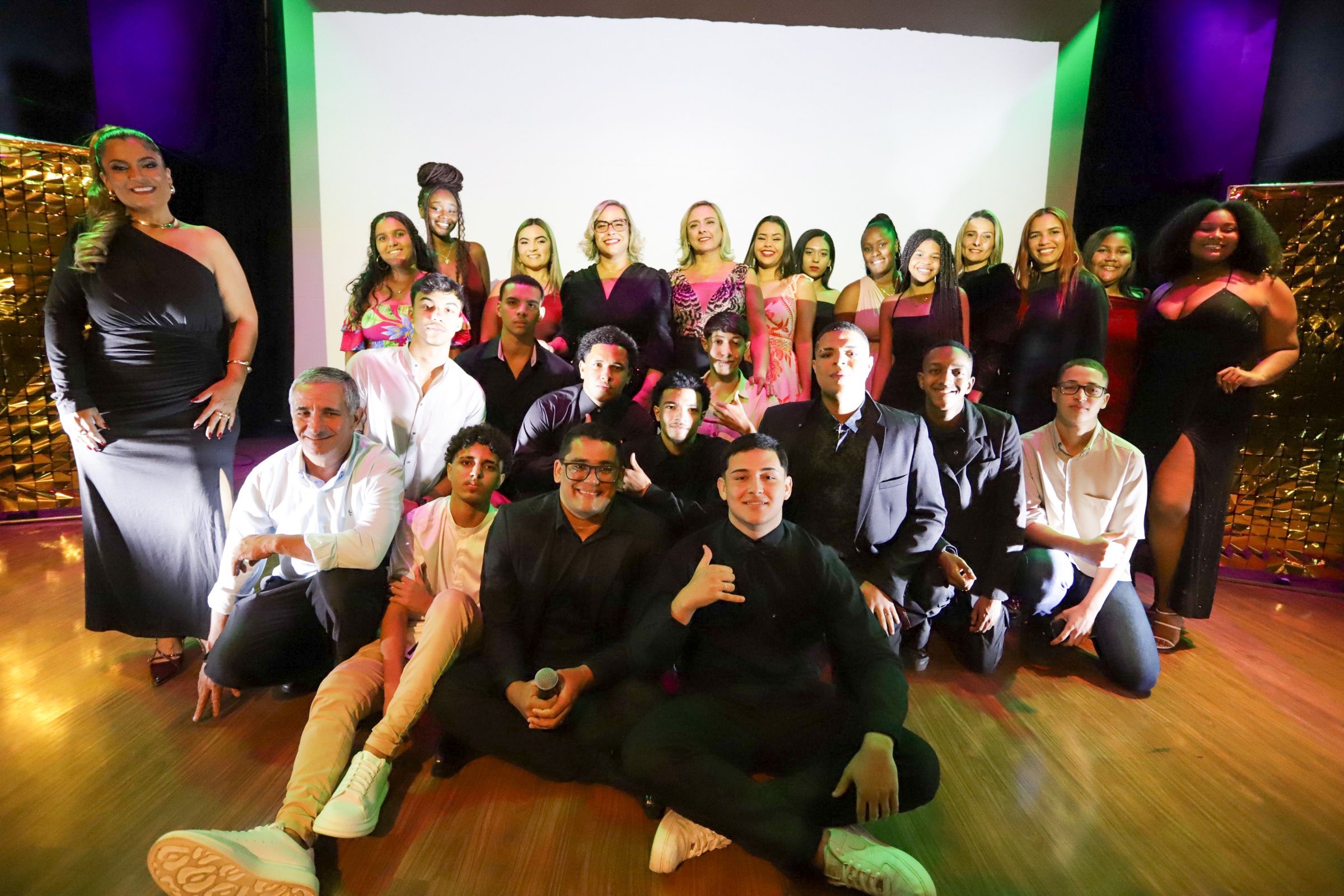 Alunos da rede estadual de Sapucaia lançam minissérie de suspense e lotam cinema em noite de gala