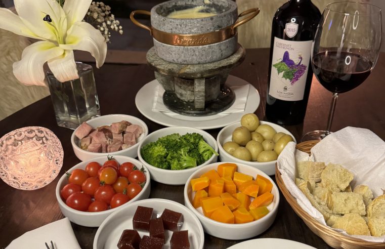 Uma deliciosa viagem: XV Festival de Fondue de Petrópolis é aberto nesta sexta