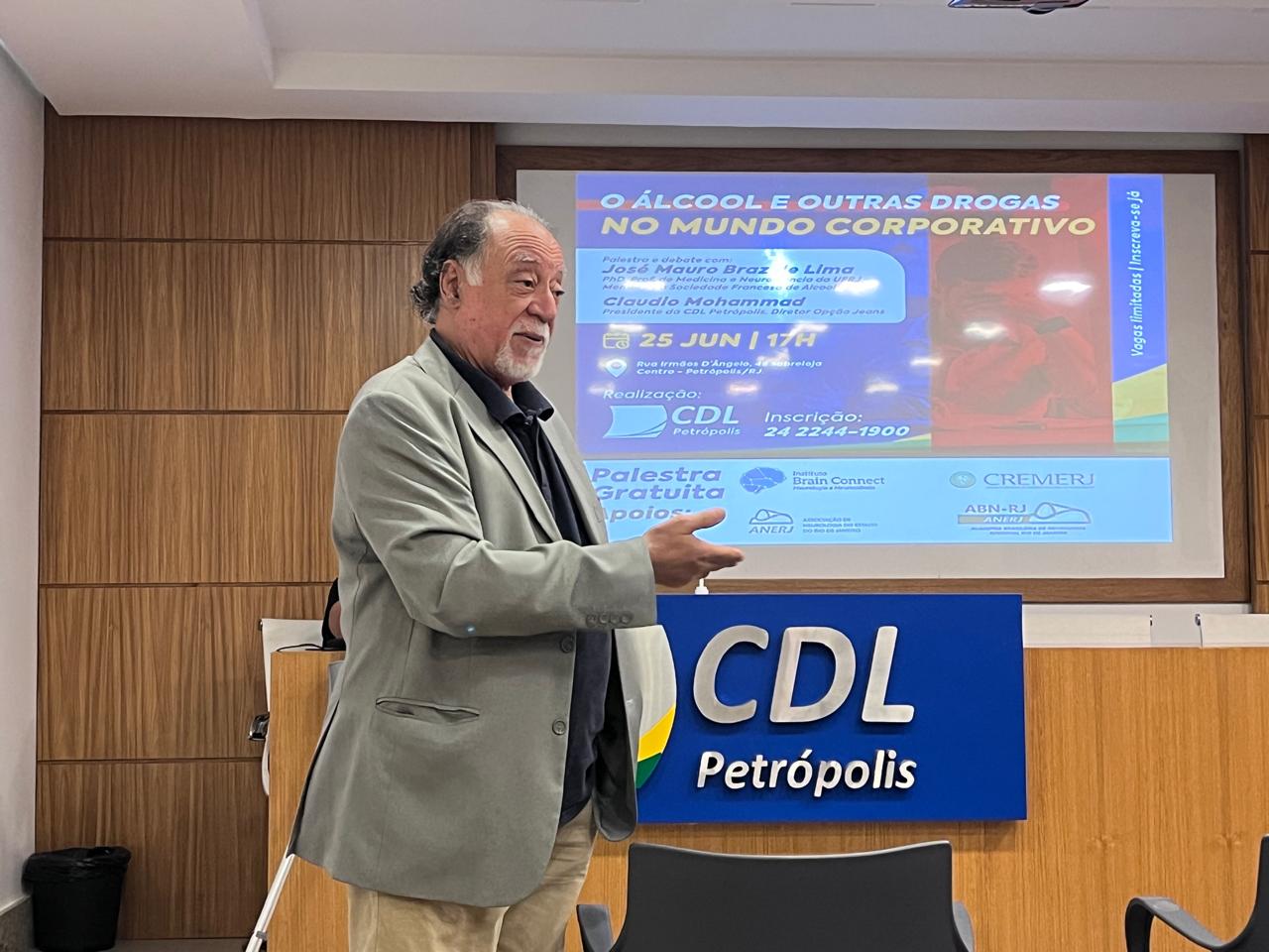 CDL recebe neurocientista em palestra sobre alcoolismo no mundo corporativo