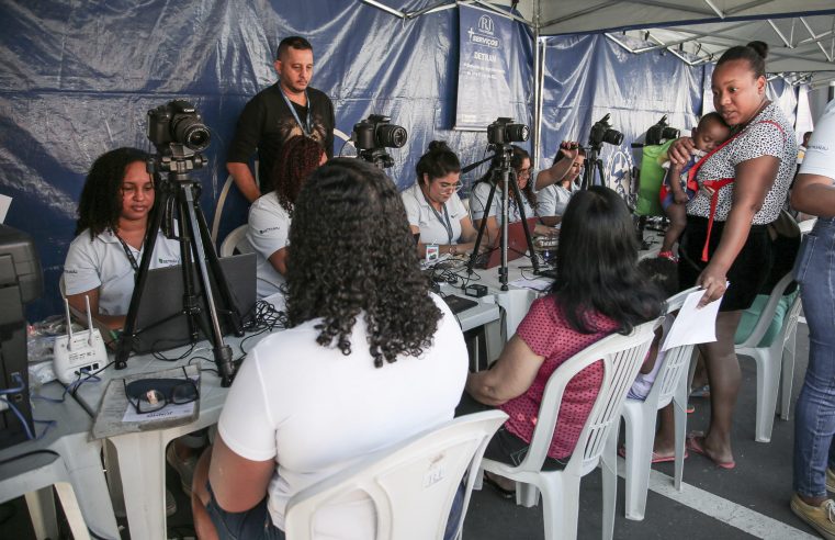 Governo do Estado entrega reforma de conjuntos habitacionais na Zona Oeste