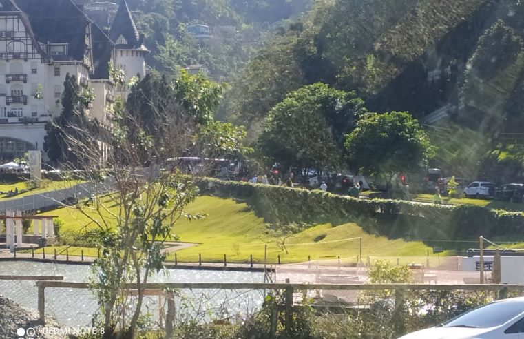 Obstrução de via afeta operação de ônibus no Quitandinha