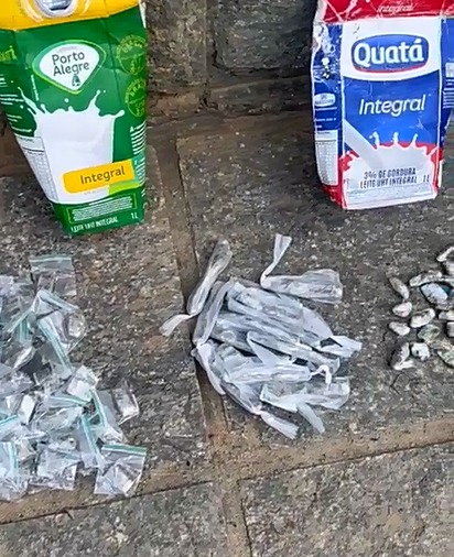 Polícia Militar apreende diversos entorpecentes no bairro Purys, em Três Rios