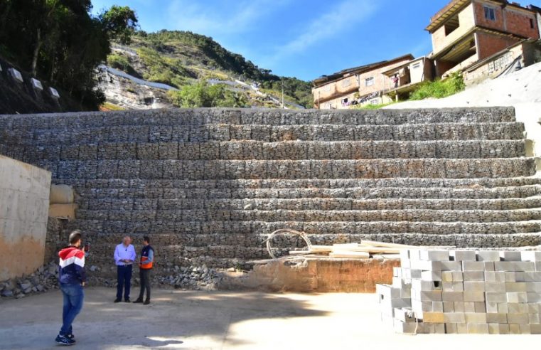 Prefeitura desinterdita 46 casas no Morro da Oficina