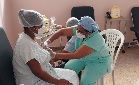 Com meta de aumento em 50% do volume mensal do Banco de Leite Humano, Hospital Mariska Ribeiro, no Rio, investe na captação externa