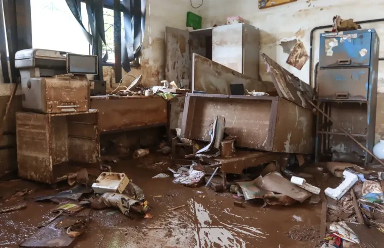 Após um mês de calamidade, gaúchos não conseguem retomar rotina