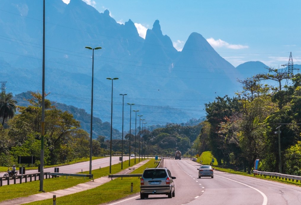 EcoRioMinas realiza obra no trecho da Serra Rio-Teresópolis, na altura do Alto Soberbo