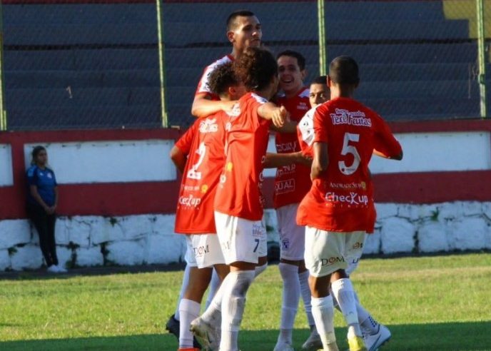 EC Vera Cruz assume liderança da Série C