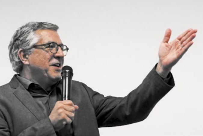 Alertado pelo Correio, governo isenta remédios