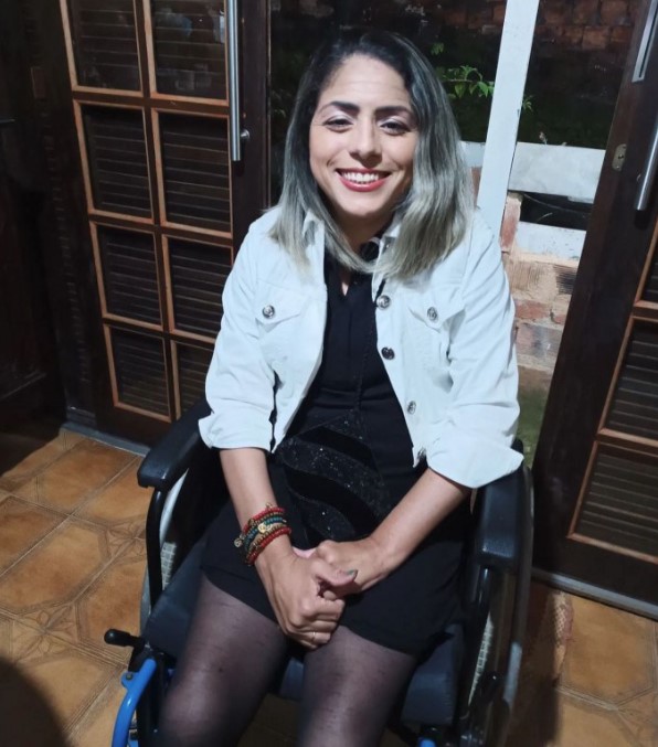 Cadeirante usa redes sociais para incentivar a autoestima das pessoas com deficiência