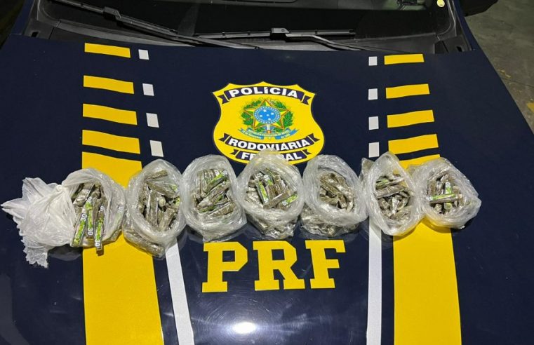 PRF intercepta veículo com carga de maconha em Petrópolis